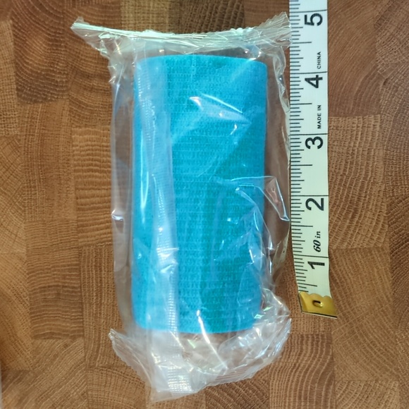 2/$15 7 Rolls of Vet Wrap sealed - Picture 3 of 3